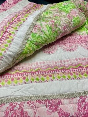 Lilly Pulitzer Twin Quilt Comforter pink and green